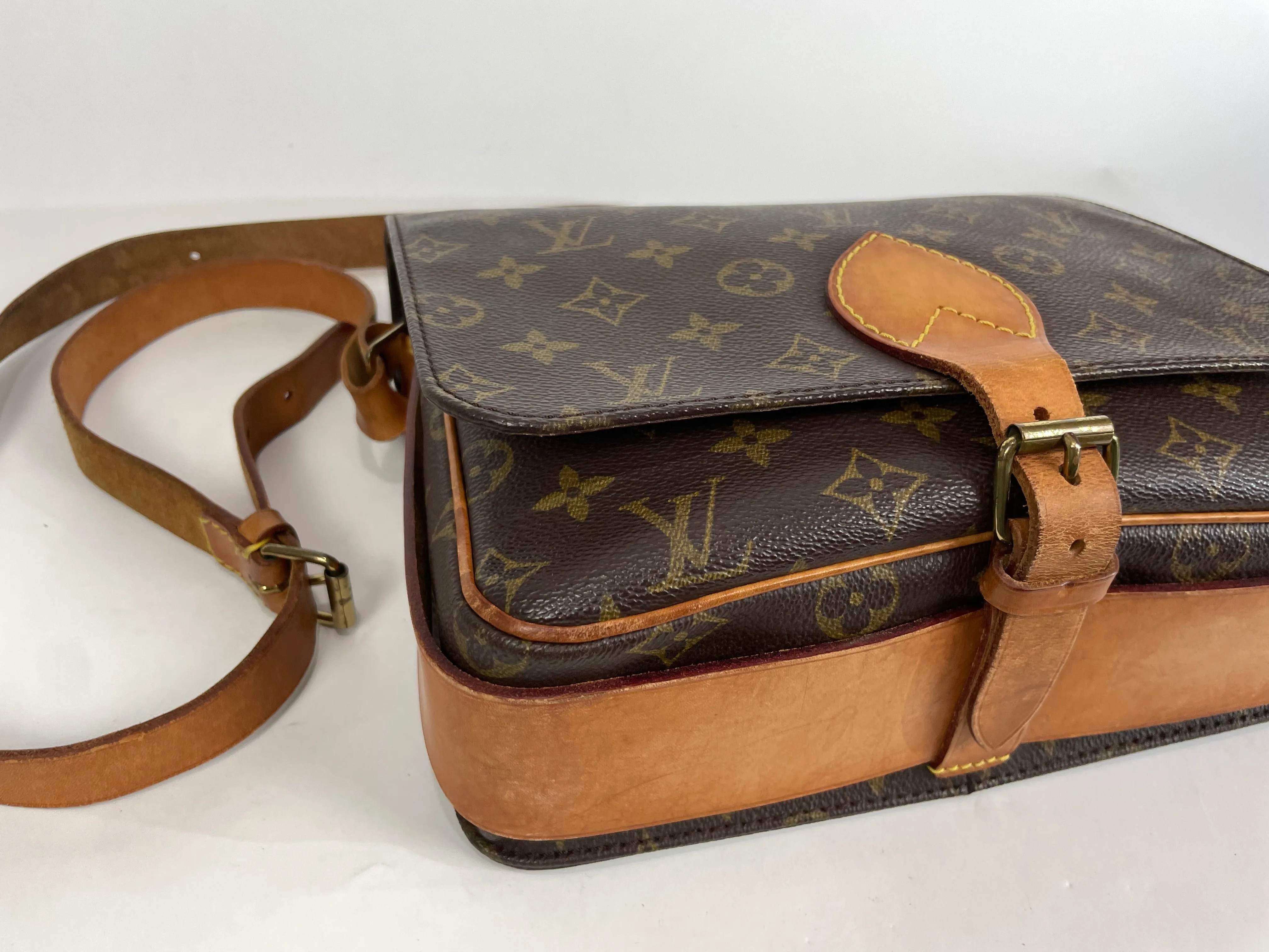 Vintage Monogram Cartouchire MM